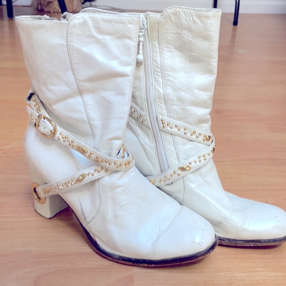 One of a kind vintage Fantasy Collection White Boots Gold studded strap - Picture 1 of 7
